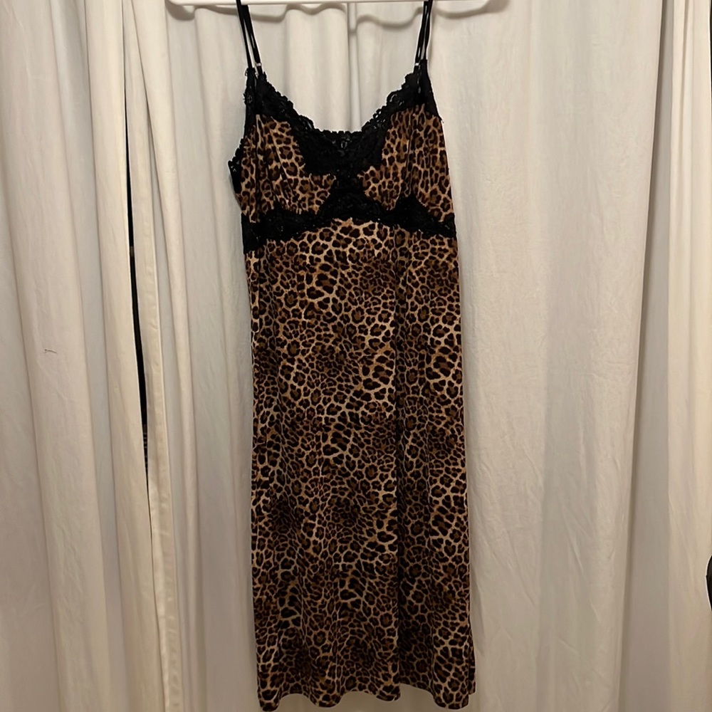 Leopard print slip